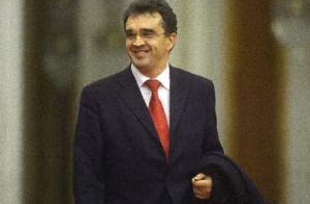 Oprisan si-a promovat sefa de Cabinet prefect la Vrancea