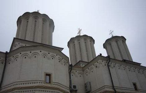 Cat de importanta este religia pentru romani?