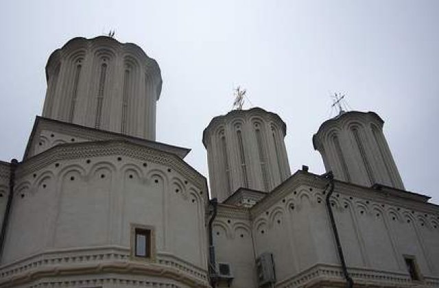 Cat de importanta este religia pentru romani?