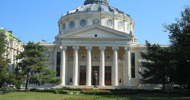 Membrii Filarmonicii Enescu au iesit in strada