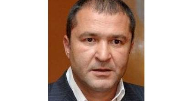 Elan Schwartzenberg, actionar la B1