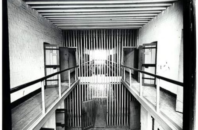 Top 10: Tehnici de supravietuire in inchisoare