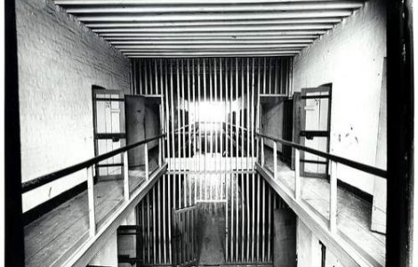  Top  Top 10: Tehnici de supravietuire in inchisoare