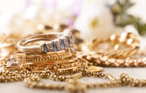 Un barbat acuzat ca a furat bijuterii de 4,7 milioane de euro din Spania, depistat de politistii constanteni