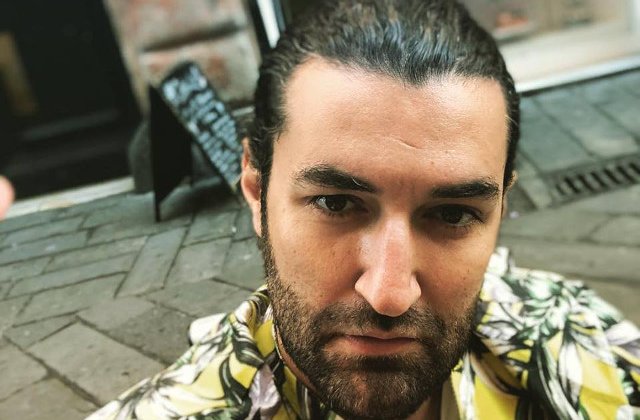 Smiley implineste 35 de ani! 6 lucruri interesante pentru a-l descoperi pe omul din spatele artistului