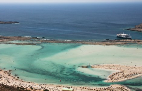 Studiu: Doar 13% din suprafata oceanelor lumii este "netulburata" de interventia omului