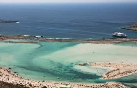 Studiu: Doar 13% din suprafata oceanelor lumii este "netulburata" de interventia omului