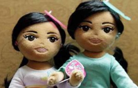 Un producator de jucarii a lansat doua papusi inspirate de fiicele lui Obama