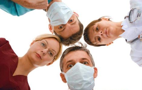  Top  Romanii si serviciile medicale: Cat de des iti faci analizele?