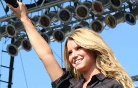 Jessica Simpson va fi mamica