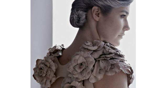 Noua tendinta in moda: rochia din sfarcuri de iac