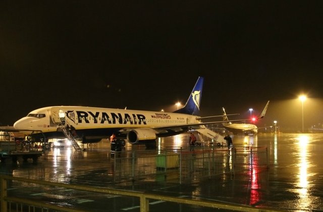 25 de copii romani,  blocati pe un aeroport din Londra