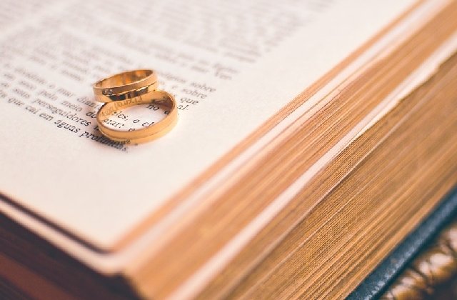 Motivul pentru care o femeie de 68 de ani, separata de trei ani de sot, nu poate divorta