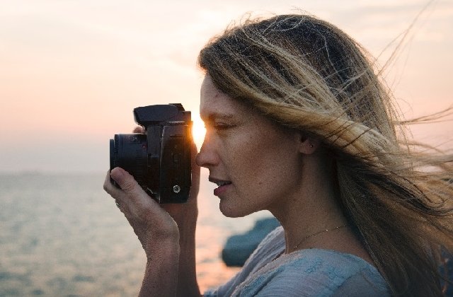 10+ locuri de munca care iti ofera posibilitatea sa castigi bani in timp ce calatoresti