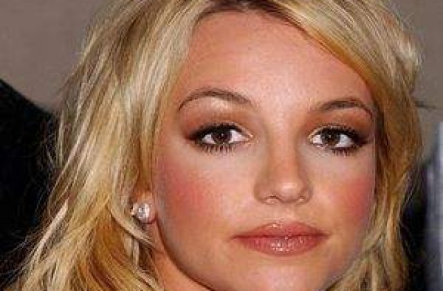 Britney Spears isi scrie memoriile