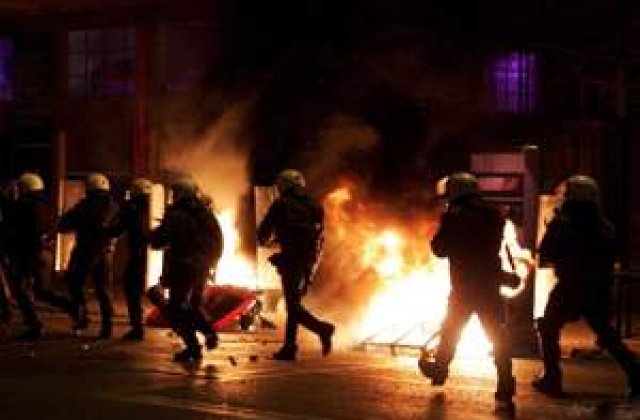 Noi ciocniri intre politie si manifestanti la Atena