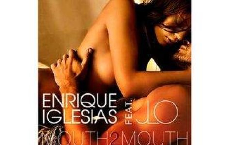 J. LO, topless in bratele lui Enrique Iglesias