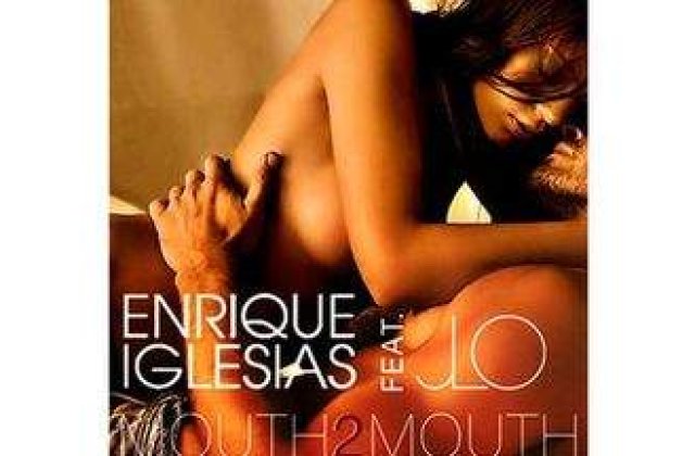 J. LO, topless in bratele lui Enrique Iglesias