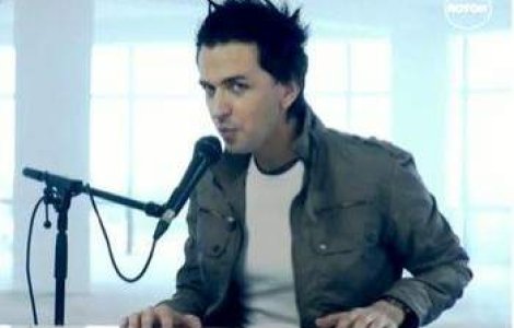 Keo "isi da haina de pe el" fanilor