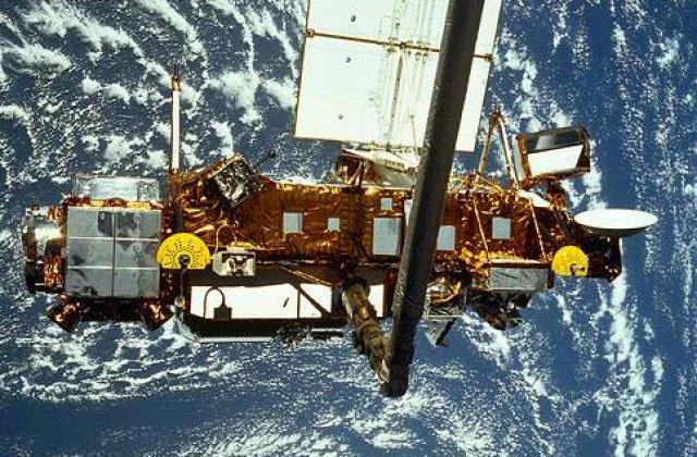 Alt satelit va lovi Terra in curand