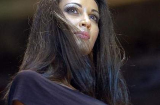 Nicoleta Luciu a nascut doi baietei si o fetita