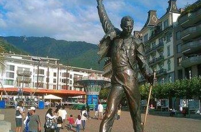 Cea mai atragatoare piesa compusa vreodata!