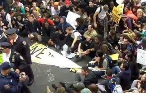  Video  Manifestatie de amploare in New York: 700 de persoane arestate