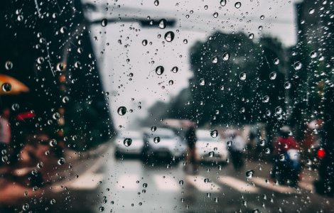 Atentionarea cod galben de ploi, prelungita pana miercuri seara. Care sunt zonele vizate