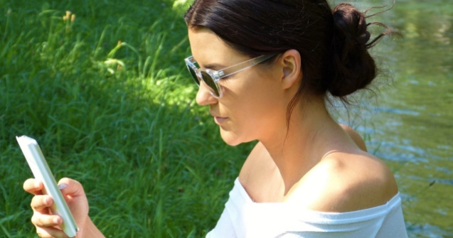  Top  8 semne care indica dependenta de retelele sociale