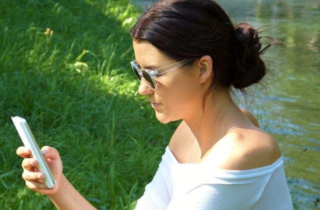 8 semne care indica dependenta de retelele sociale