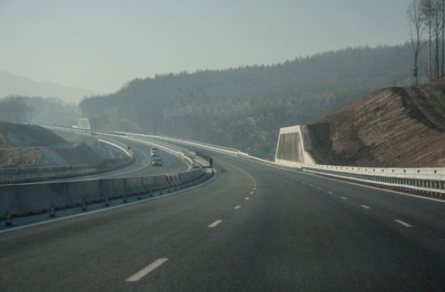 Romania are inca 29 de kilometri de autostrada: s-a deschis circulatia pe tronsonul Aiud - Turda de pe A10. Viteza maxima este 120 km/h