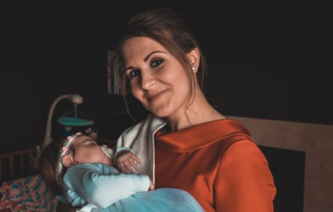 OMS si UNICEF: Alaptarea la san in prima ora dupa nastere este esentiala pentru salvarea vietii nou-nascutilor