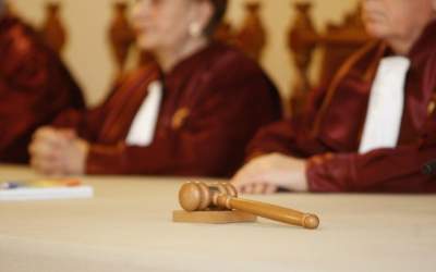 CCR: Legea de infiintare a...