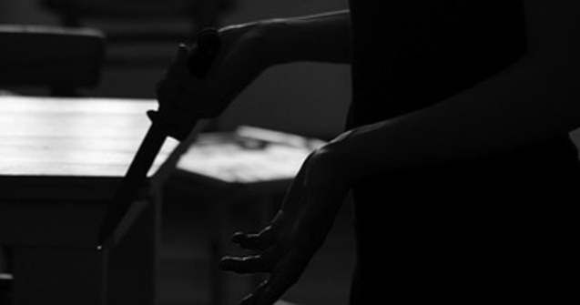 Motivul pentru care o femeie i-a taiat organele genitale sotului