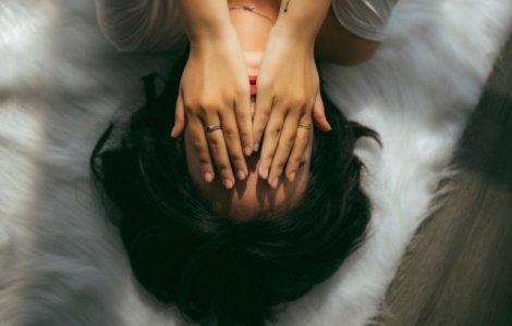  Top  7 obiceiuri care iti pot declansa un atac de panica