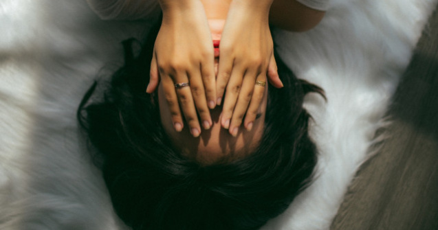  Top  7 obiceiuri care iti pot declansa un atac de panica