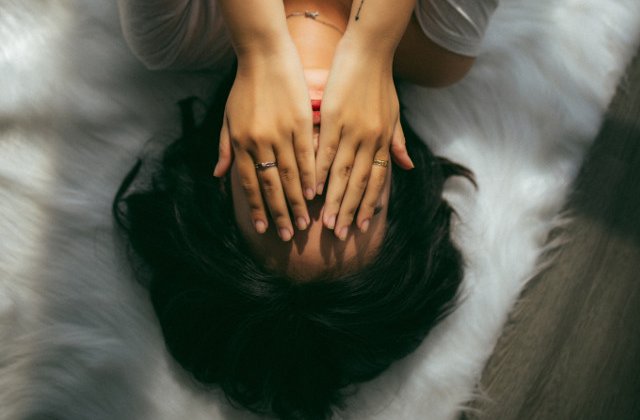 7 obiceiuri care iti pot declansa un atac de panica