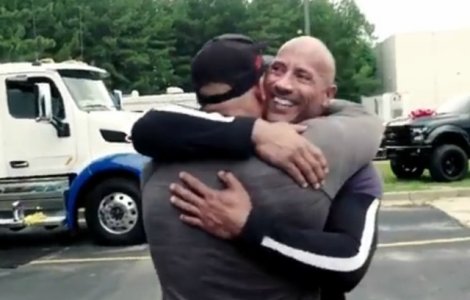 Surpriza lui Dwayne The Rock pentru dublura care ii face cascadoriile / VIDEO