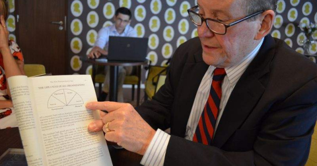 Guru in antreprenoriat - Despre Steve Jobs plus de ce nu e bine sa faci master