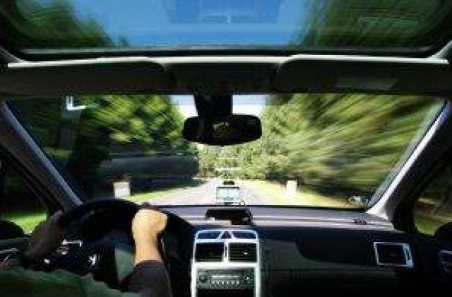 Examinatorii auto ar putea fi testati anual