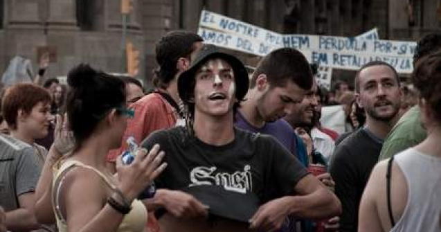 Zeci de mii de profesori si liceeni protesteaza la Madrid