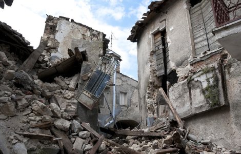 Bilantul persoanelor decedate in urma seismului din Indonezia a ajuns la 91