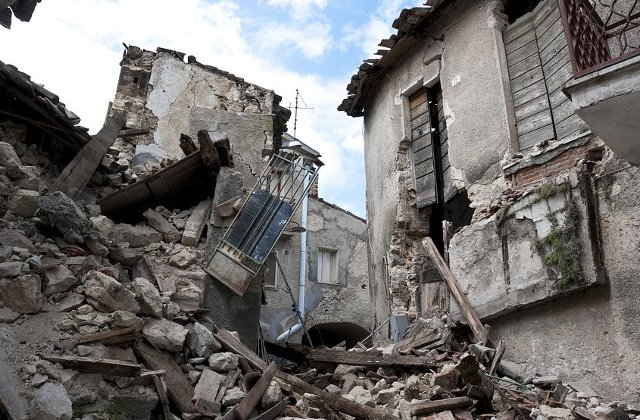 Bilantul persoanelor decedate in urma seismului din Indonezia a ajuns la 91