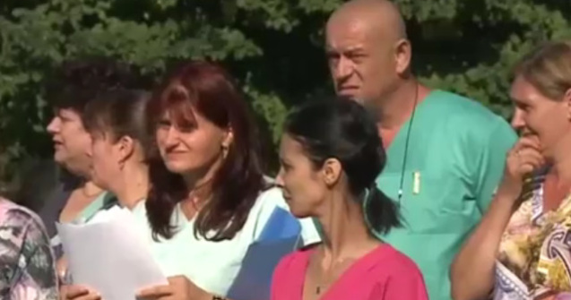 Protest la Spitalul Universitar. Asistent: Tot spitalul pica pe noi. Fac medicii cheta sa cumpere o galeata de Vinarom