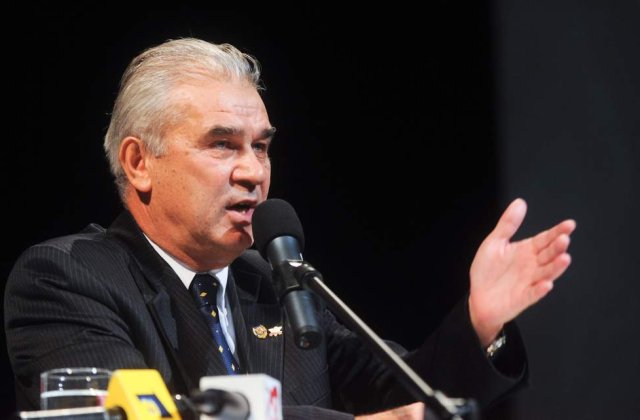 Becali: Iordanescu va fi din iarna manager sportiv la Steaua