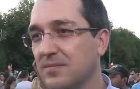 Vlad Voiculescu, prezent in Piata Victoriei: Cred ca mesajul protestului e clar/ VIDEO