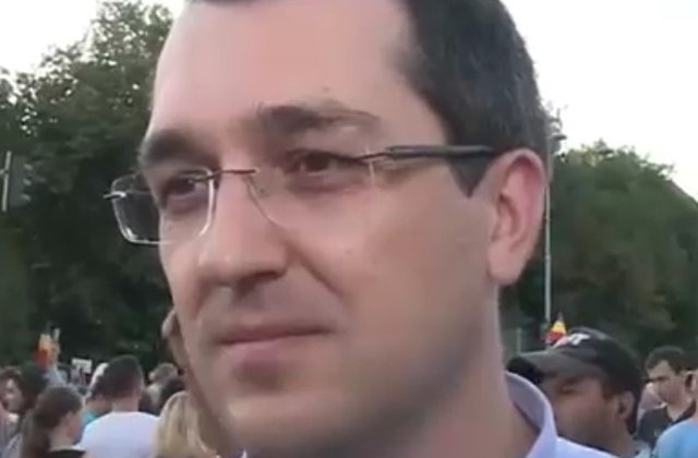 Vlad Voiculescu, prezent in Piata Victoriei: Cred ca mesajul protestului e clar/ VIDEO