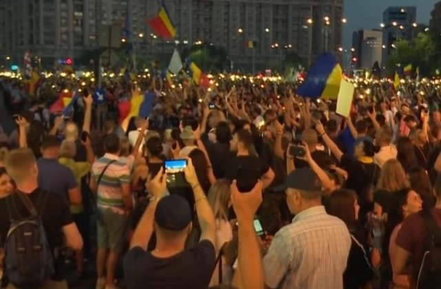 Un nou protest in Piata Victoriei: "Ramanem in strada pana la caderea Guvernului Dancila!"