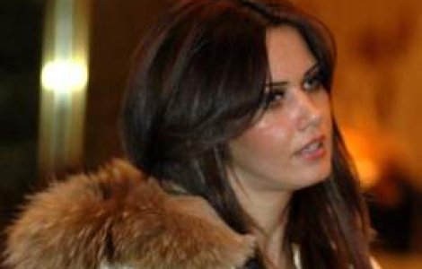 Oana Zavoranu batjocoreste Biserica