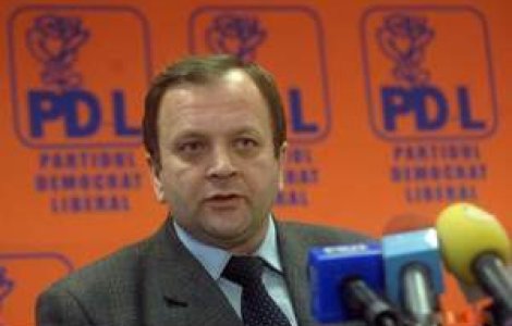 Gh. Flutur: 'Inghetarea salariilor si pensiilor este oficiala'